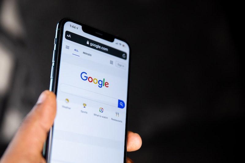 Batas waktu pengindeksan mobile-first baru Google September 2020